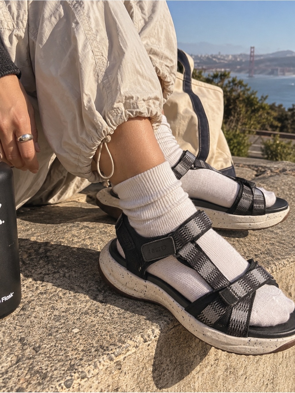 Taos Black Gray Sport Sandals Adjustable Straps Speckled Sole